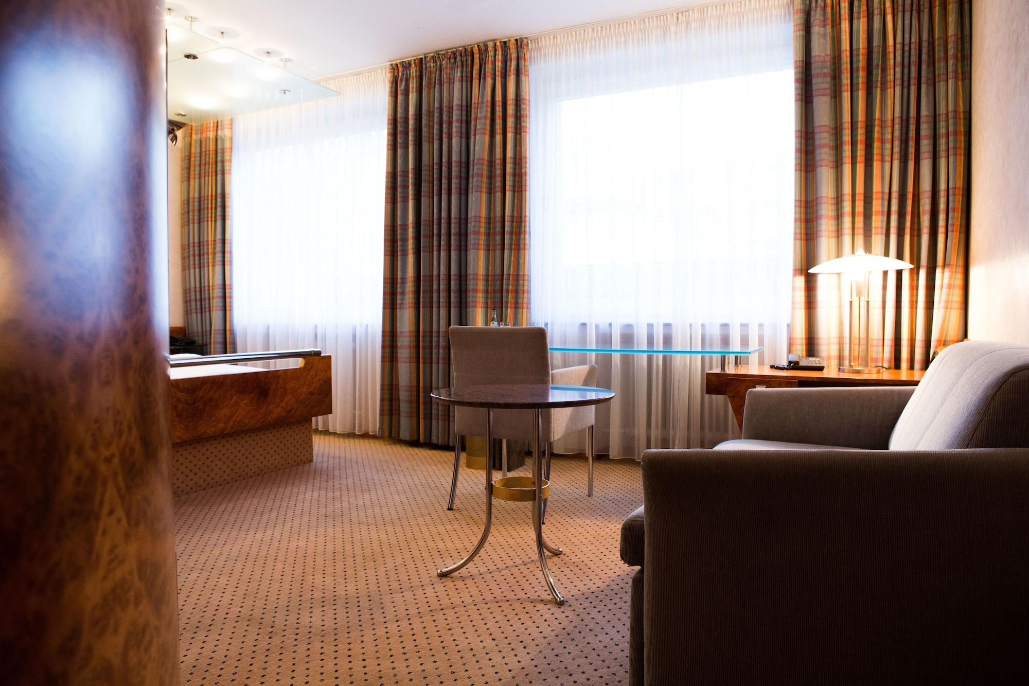 Royal Hotel