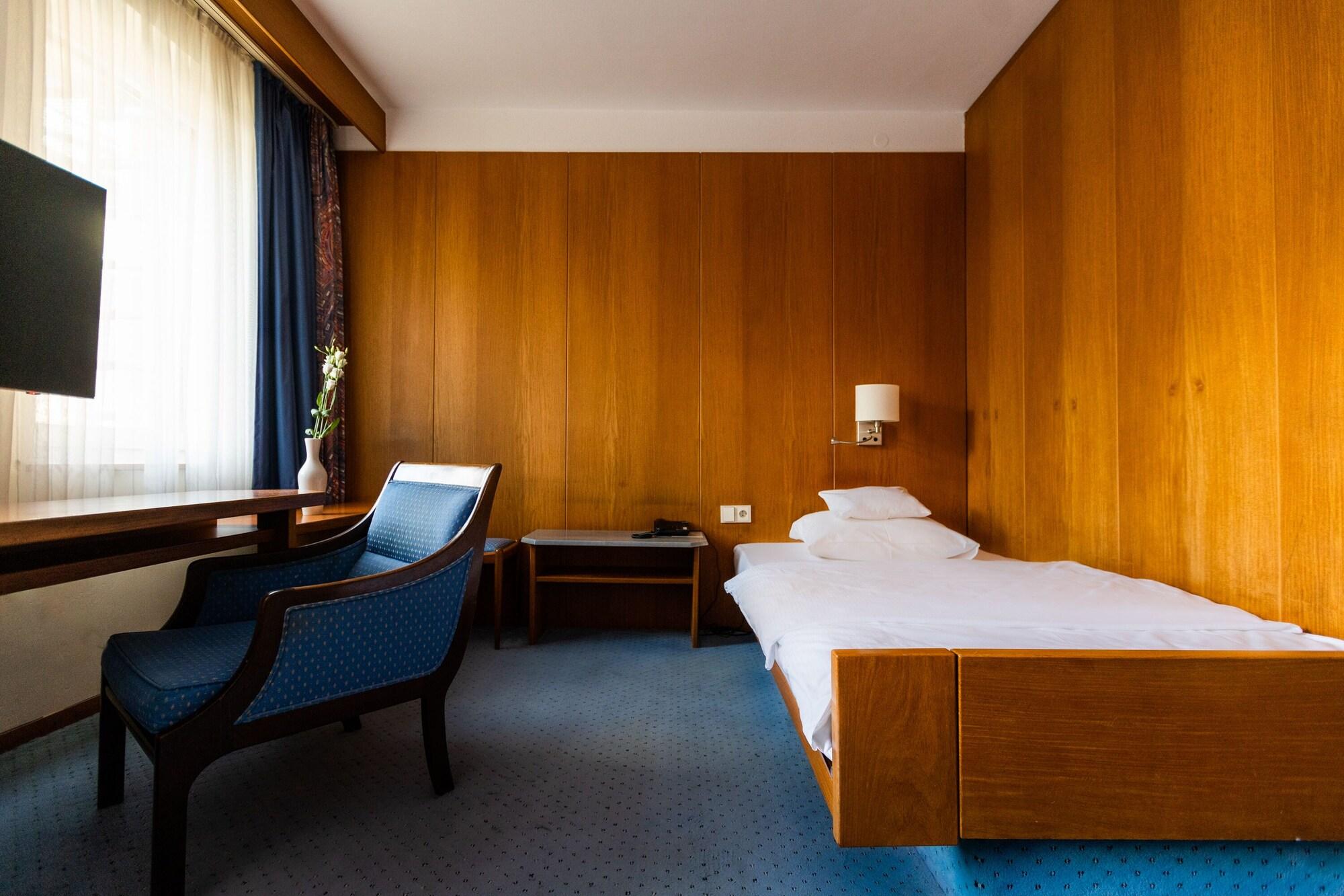 Royal Hotel