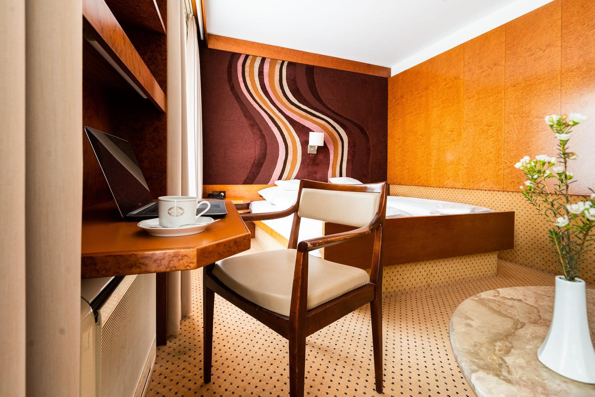 Royal Hotel 4*